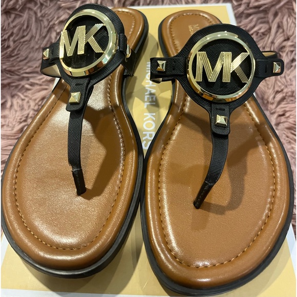 Micheal Kors Aubrey Thong Sandals - Great condition - Picture 1 of 6